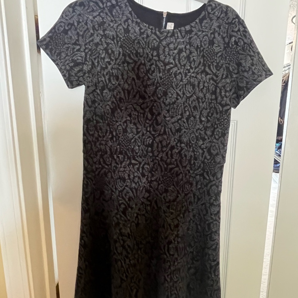 Elegant Black and Gray Patterned Dress